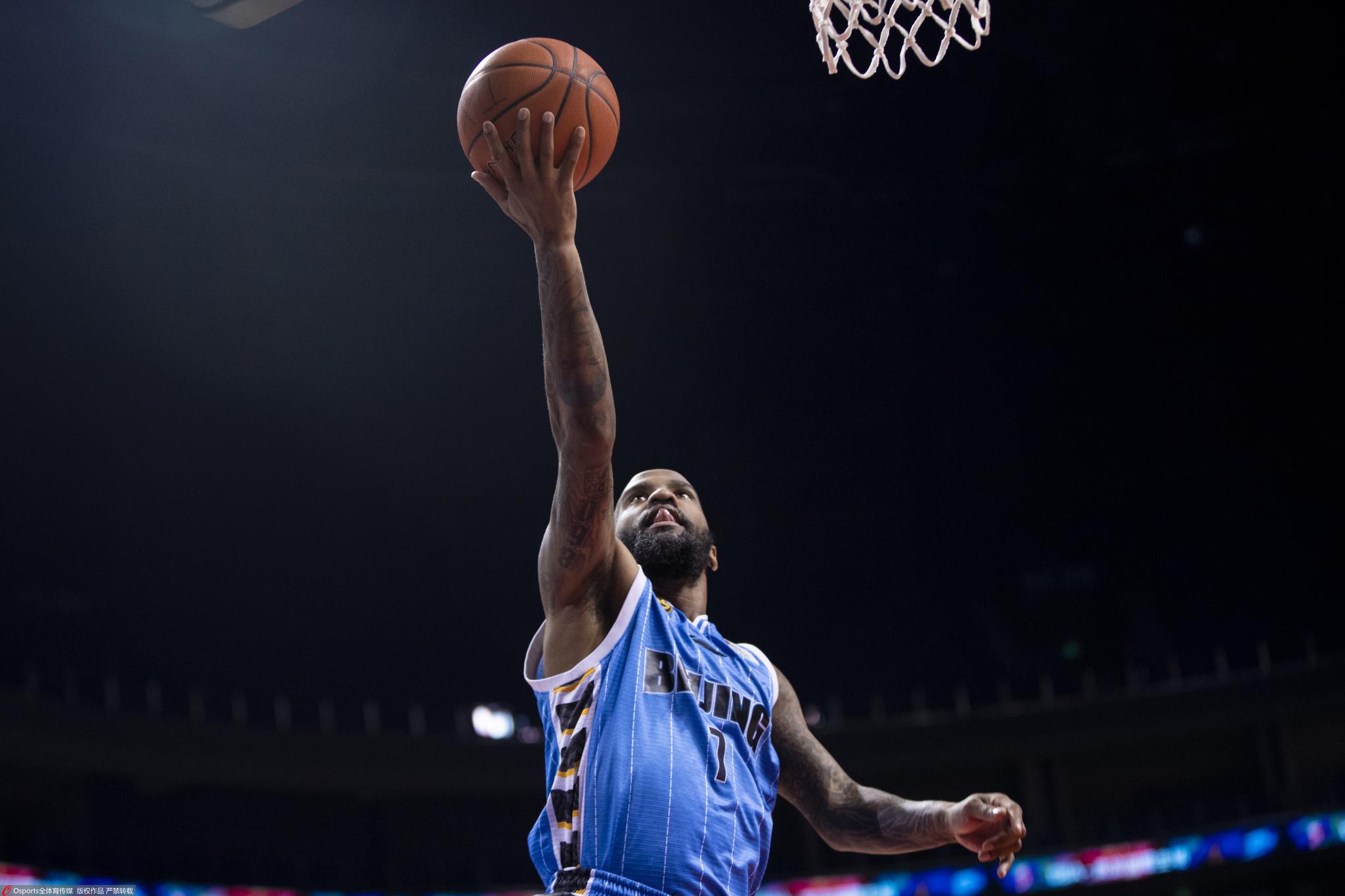 开云-包含阿贾克斯训练开放日，赛后战术微调引欢呼，CBA季后赛在即，更衣室氛围转暖的词条