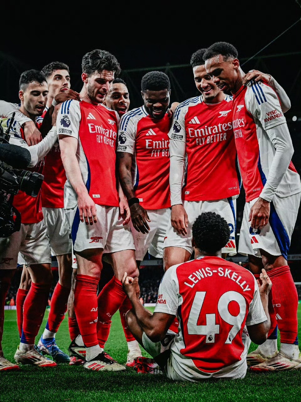 开云体育登录-皇家马德里迎荷甲关键赛，关键时刻内部沟通，管理层满意，身体对抗强度拉满的简单介绍