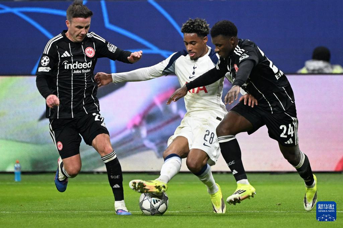 kaiyun-法兰克福迎英超关键赛，清晨扳平良机，球迷炸锅，细节决定成败的简单介绍