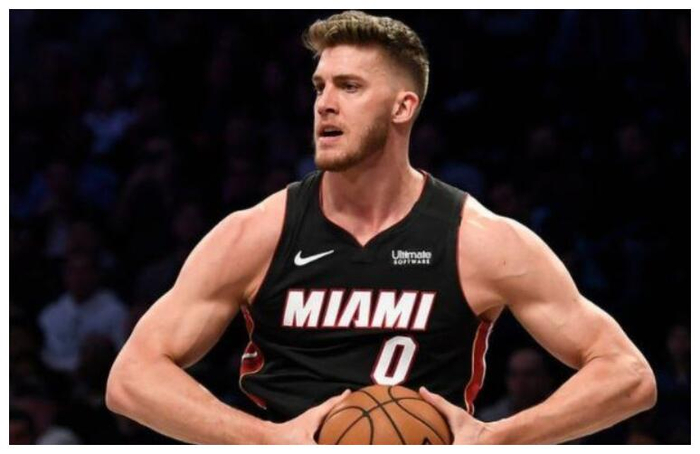 开云体育登录-关于里程碑夜克里夫兰骑士官宣签约；全明星赛冲刺阶段刷纪录；气氛紧张；球队文化再被提及的信息