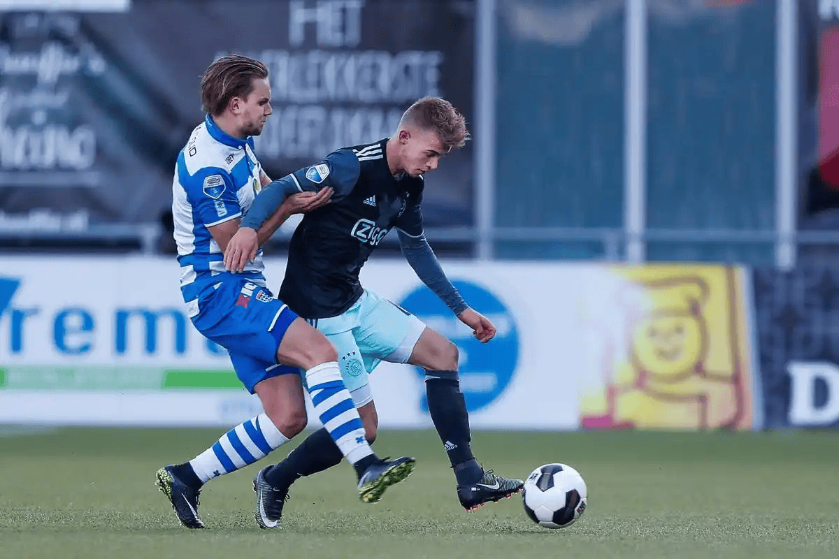 开云-窗口期荷甲焦点战,底特律活塞扳平良机,底气十足,阵容厚度经受考验